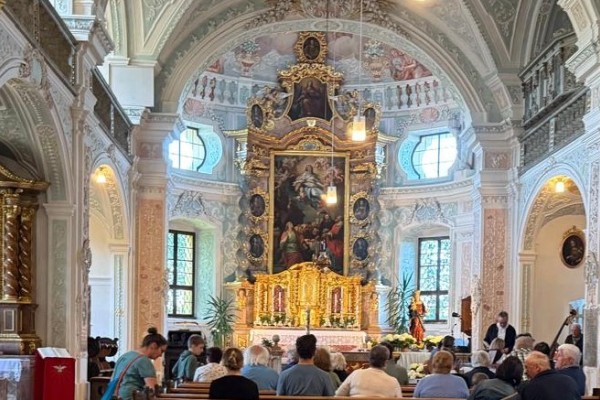 Schafhalter ehren Maria in der Klosterkirche Au am Inn