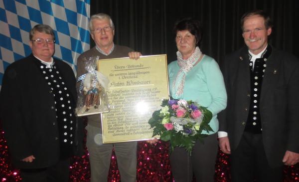 Anton Wimbauer wurde zum Ehrenvorstand ernannt.